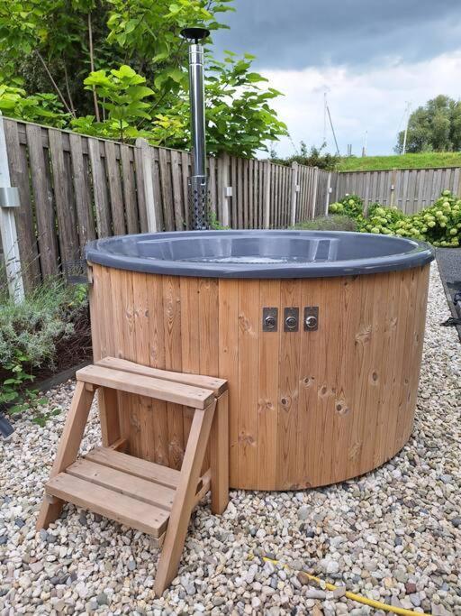 Family Wellness Lodge 4 Personen Zuid-Holland! Ooltgensplaat Esterno foto
