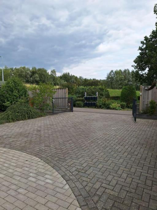 Family Wellness Lodge 4 Personen Zuid-Holland! Ooltgensplaat Esterno foto